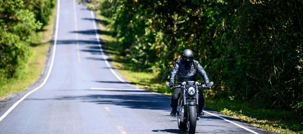### Понимание концепции мотоциклетных туров